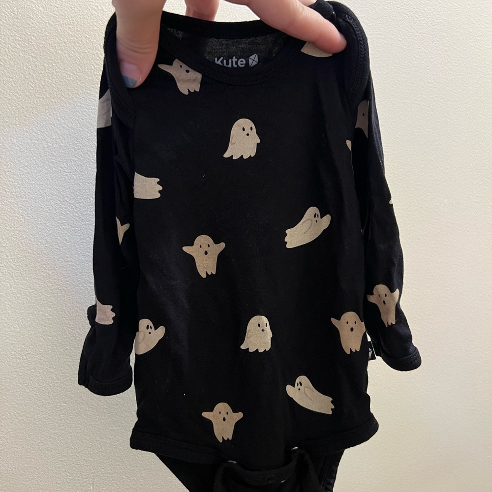 Kyte BABY Black and Cream Ghost Long Sleeve Tee